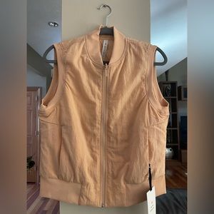 Lululemon reversible Non Stop Bomber Vest - Peach color - size 8